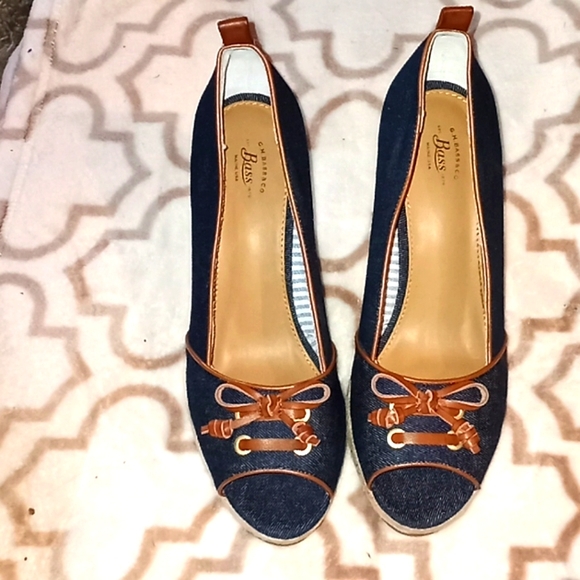 G.H. Bass & Co. Shoes - NWOT Bass Annie wedges 10M
